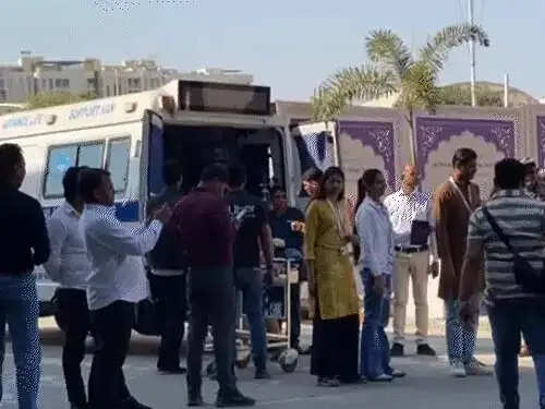 जयपुर एयरपोर्ट पर कुत्ते के हमले में महिला घायल, टर्मिनल-2 के बाहर घटना