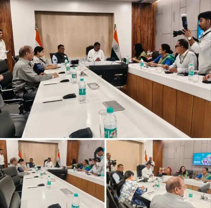 जनजातीय कल्याण योजनाओं की प्रगति की गुवाहाटी में हुई समीक्षा, प्रभावी क्रियान्वयन पर दिया गया जोर