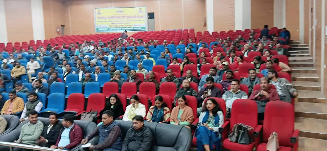 सरकारी योजनाओं का सहज व शीघ्र लाभ प्राप्त करने के लिए फार्मर रजिस्ट्री आवश्यक: संजय कुमार