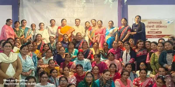 स्कूल पूर्व शिक्षा के अंतर्गत बच्चों के साथ की जाने वाली गतिविधियों की जानकारी दी