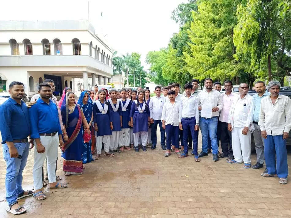 10वीं बोर्ड में कुल 34 विद्यार्थी, 19 विद्यार्थी फेल, सात पूरक व तीन कृपोतीर्ण