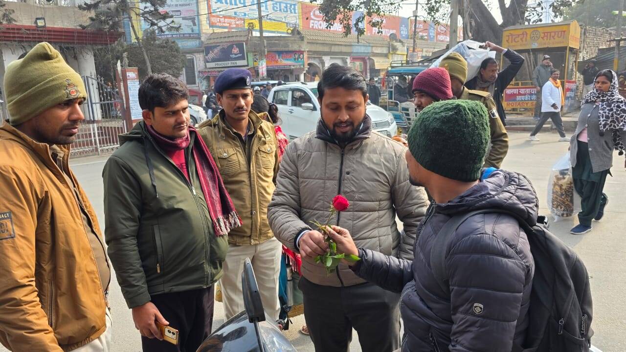 छपरा सड़क सुरक्षा माह के तहत रोको-टोको अभियान का हुआ आयोजन