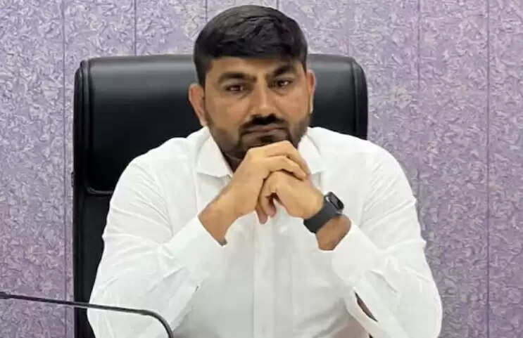 15 सौ करोड़ के जमीन घोटाले मामले में सुरेंद्रनगर के पूर्व कलेक्टर राजेंद्र पटेल गिरफ्तार