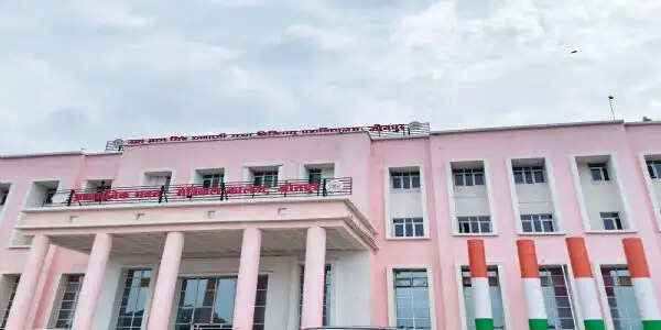 उमानाथ सिंह मेडिकल कॉलेज में ब्लड सेंटर को केंद्रीय स्तर से मंजूरी: प्राचार्य डॉ आरबी कमल