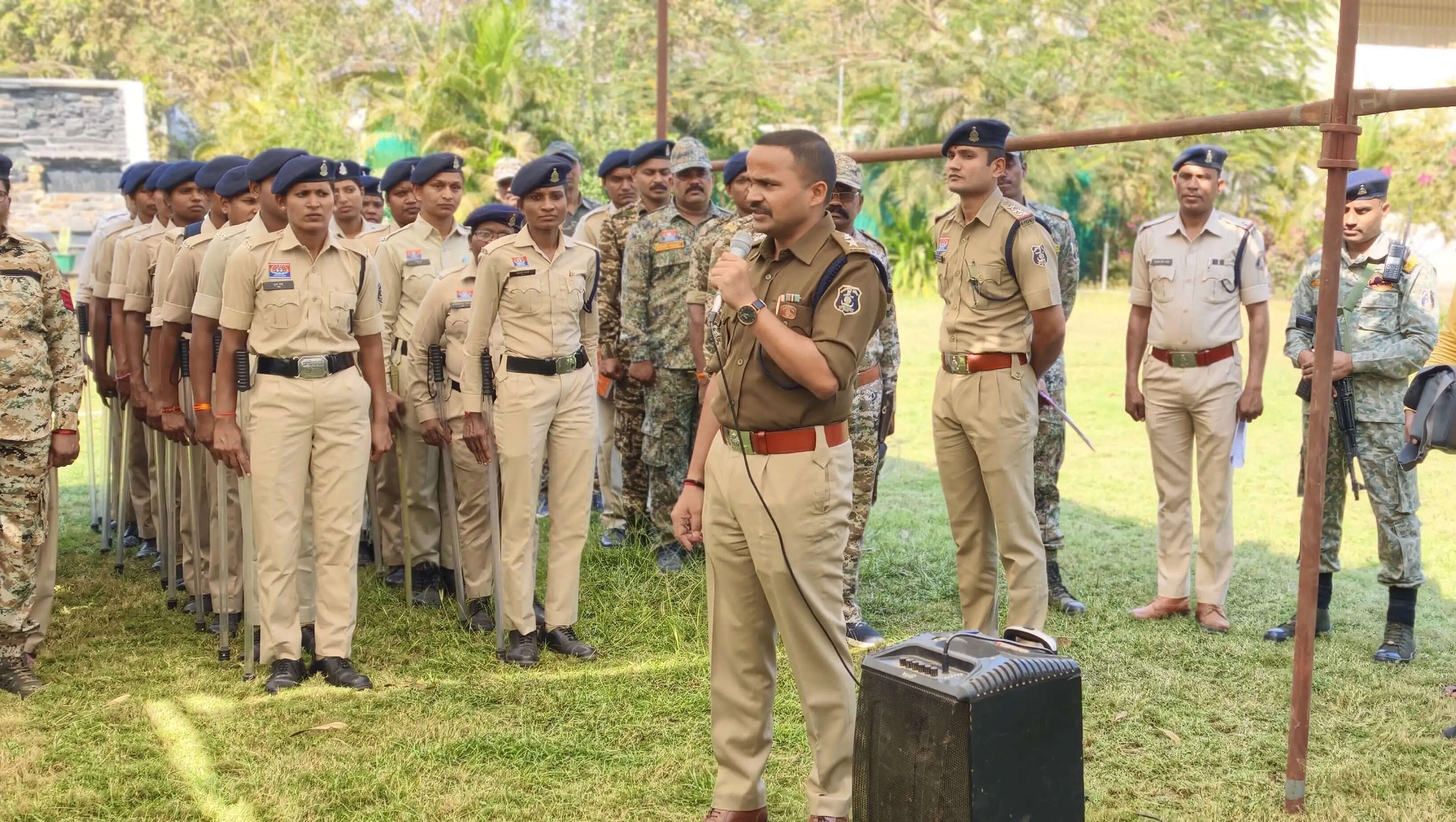 होली में सुरक्षा के लिए 300 जवान तैनात, 33 वाहनों से पेट्रोलिंग शुरू