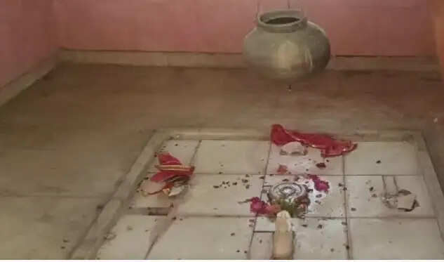 धार्मिक आस्था पर फिर हमला:असामाजिक तत्वों ने की शिव मंदिर में मूर्तियों को खंडित