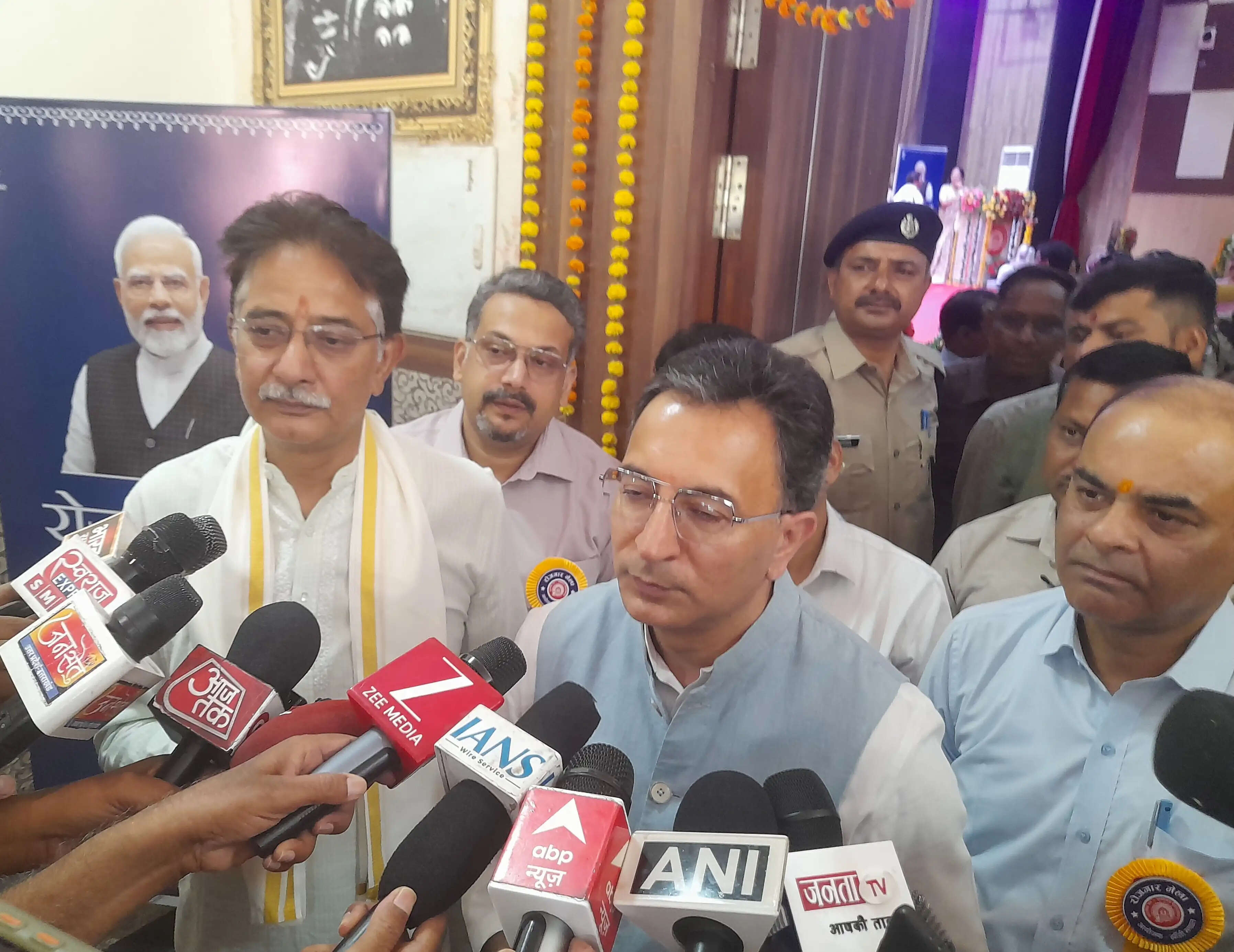 रोजगार मेला युवाओं को आत्मनिर्भर भारत के निर्माण में सहभागी बनाने की पहल : जितिन प्रसाद