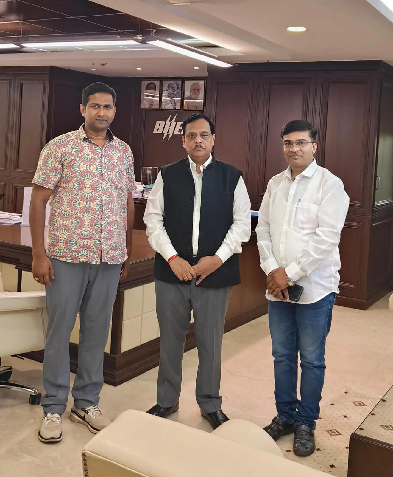 बीएमएस के महामंत्री ने एचईसी सीएमडी से मिलकर की वेतन सहित अन्य मांगों पर चर्चा