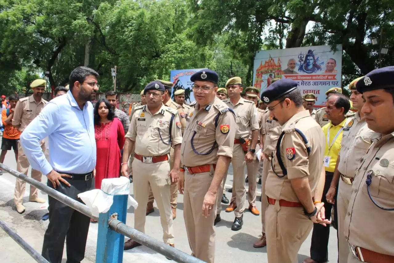 एडीजी, आईजी, डीएम एवं एसएसपी ने बाबा औघड़नाथ मंदिर में लिया सुरक्षा व्यवस्था का जायजा