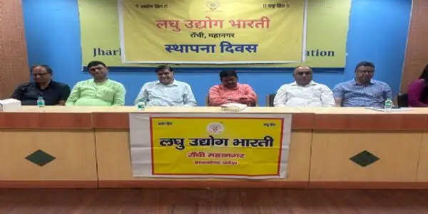 विदेशी की जगह स्वदेशी उत्पादों को अपनाएं: गोपाल शर्मा