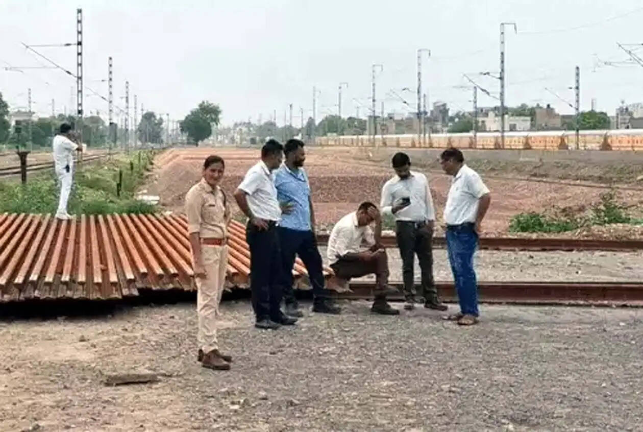 हिसार रेलवे स्टेशन पर एलपीजी से भरे टैंकर से गैस रिसाव, बड़ा हादसा टला