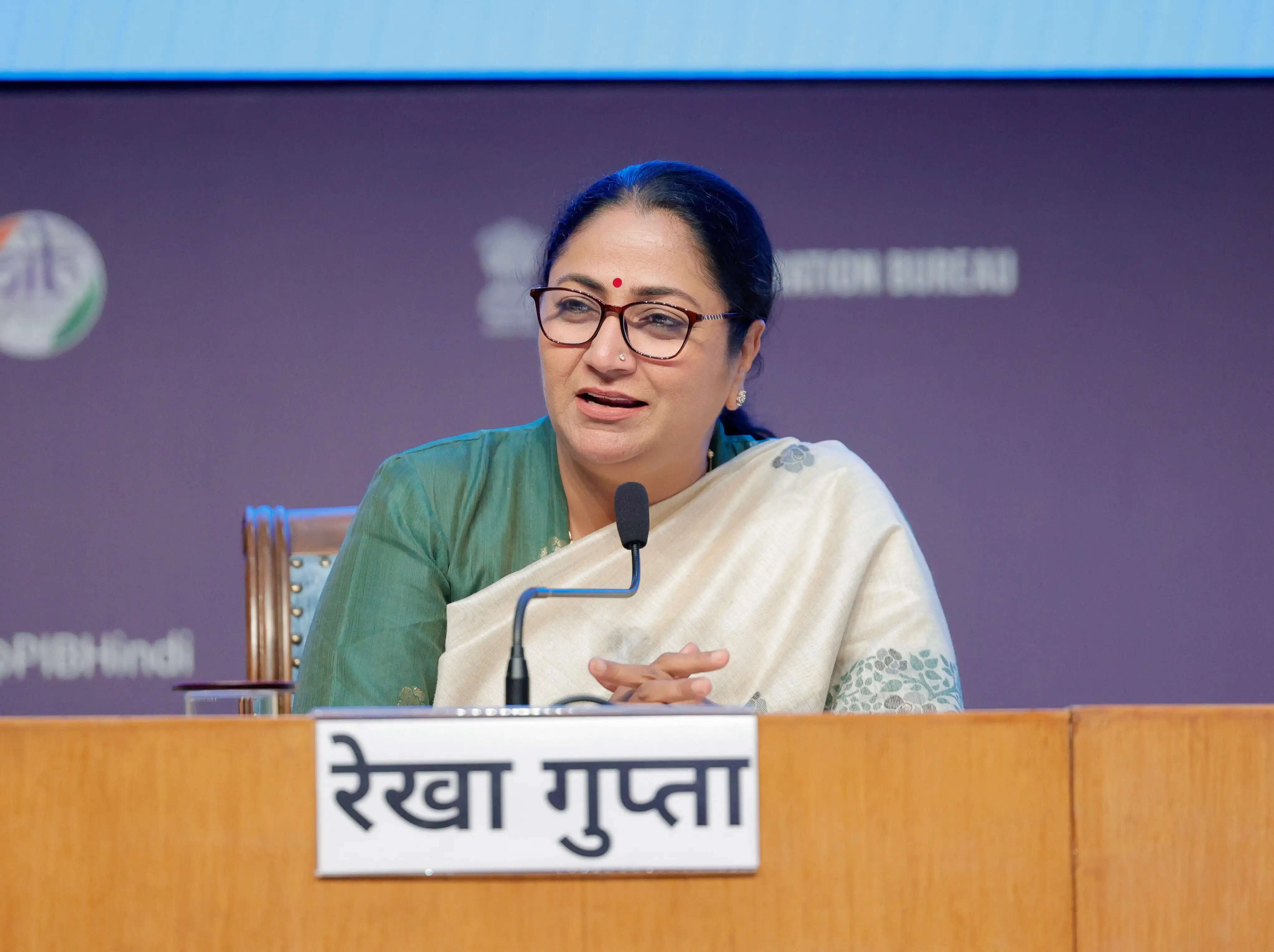 अनधिकृत कॉलोनियों के नियमितीकरण से लाखों परिवारों को मिला सम्मान और सुरक्षा का अधिकार : रेखा गुप्ता