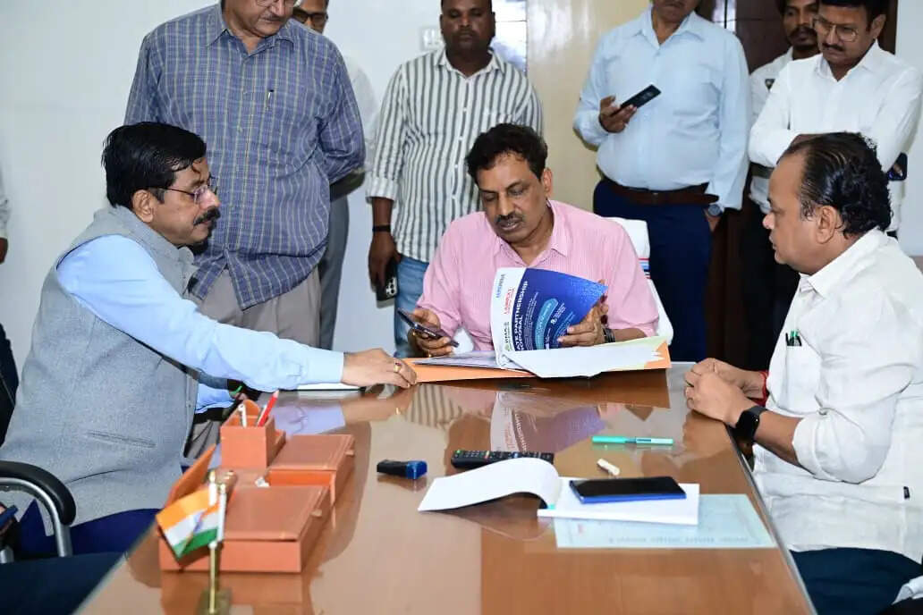 रिनपास के सीनियर और जूनियर डॉक्टरों का बढ़ा मानदेय : इरफान अंसारी