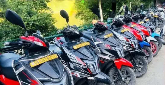 नैनीताल में शनिवार को टैक्सी वाहनों की हड़ताल