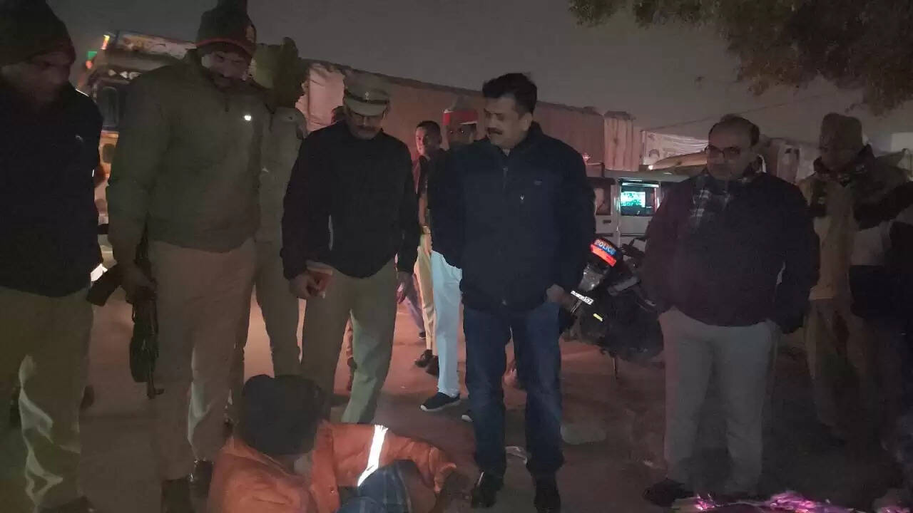 शीतलहर के दौरान कोई भी निराश्रित, असहाय या जरूरतमंद व्यक्ति खुले में न रहे : जिलाधिकारी