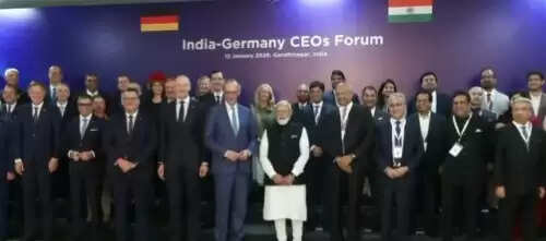 प्रधानमंत्री मोदी और जर्मन चांसलर मर्ज की सीईओ फोरम में विभिन्न कंपनियों के सीईओ से मुलाकात
