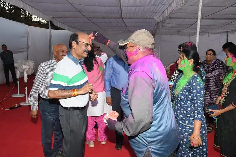 भोपालः लाल परेड ग्राउंड मैदान में होली मिलन समारोह में गूंजे फाग गीत