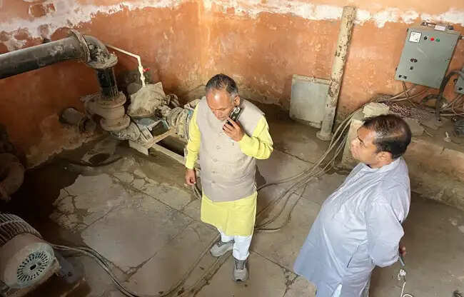 सोनीपत: मेयर ने पेयजल की किल्लत पर अधिकारियों को लगाई कड़ी फटकार