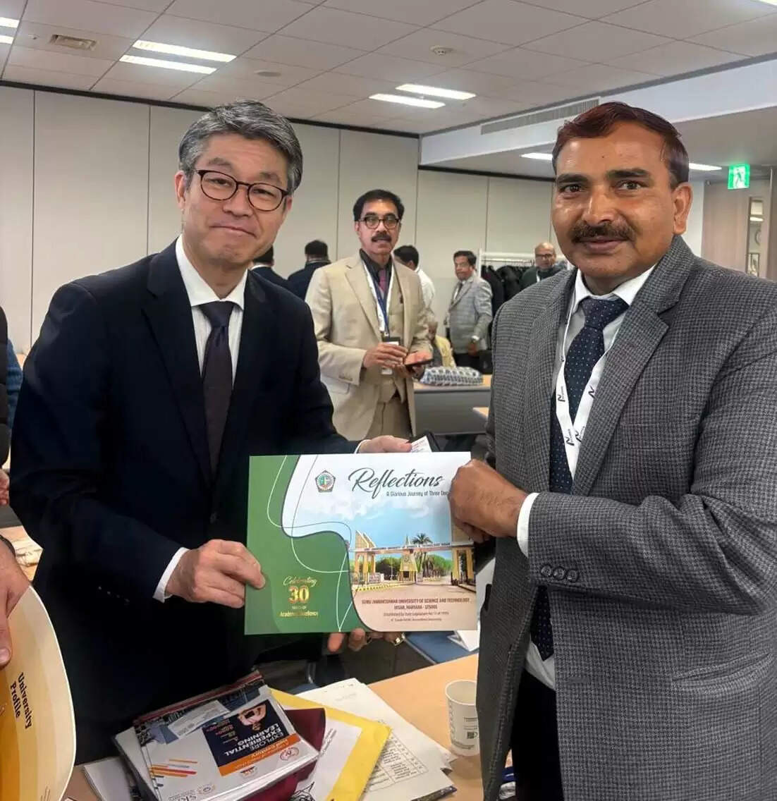 हिसार : कुलपति प्रो. नरसीराम बिश्नोई ने जापान के उच्च शिक्षा अधिकारियों से की मुलाकात