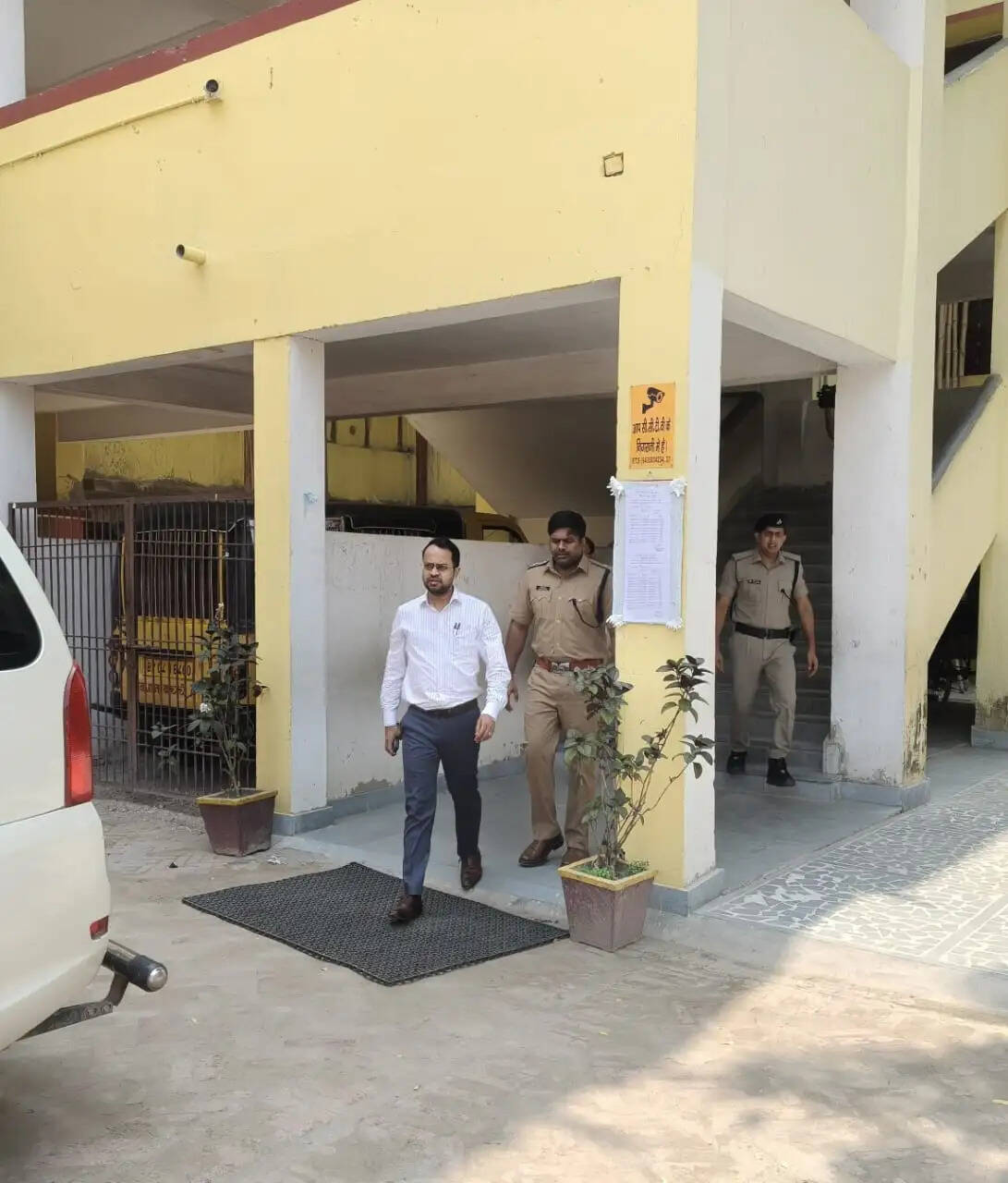 छपरा में बिहार गृह रक्षा वाहिनी सेवा अधिनायक लिपिक परीक्षा शांतिपूर्ण संपन्न