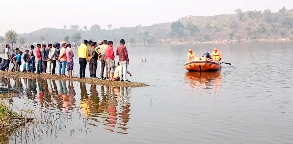 एनडीआरएफ ने पलामू के रानीताल डैम में डूब युवक की तलाश शुरू की