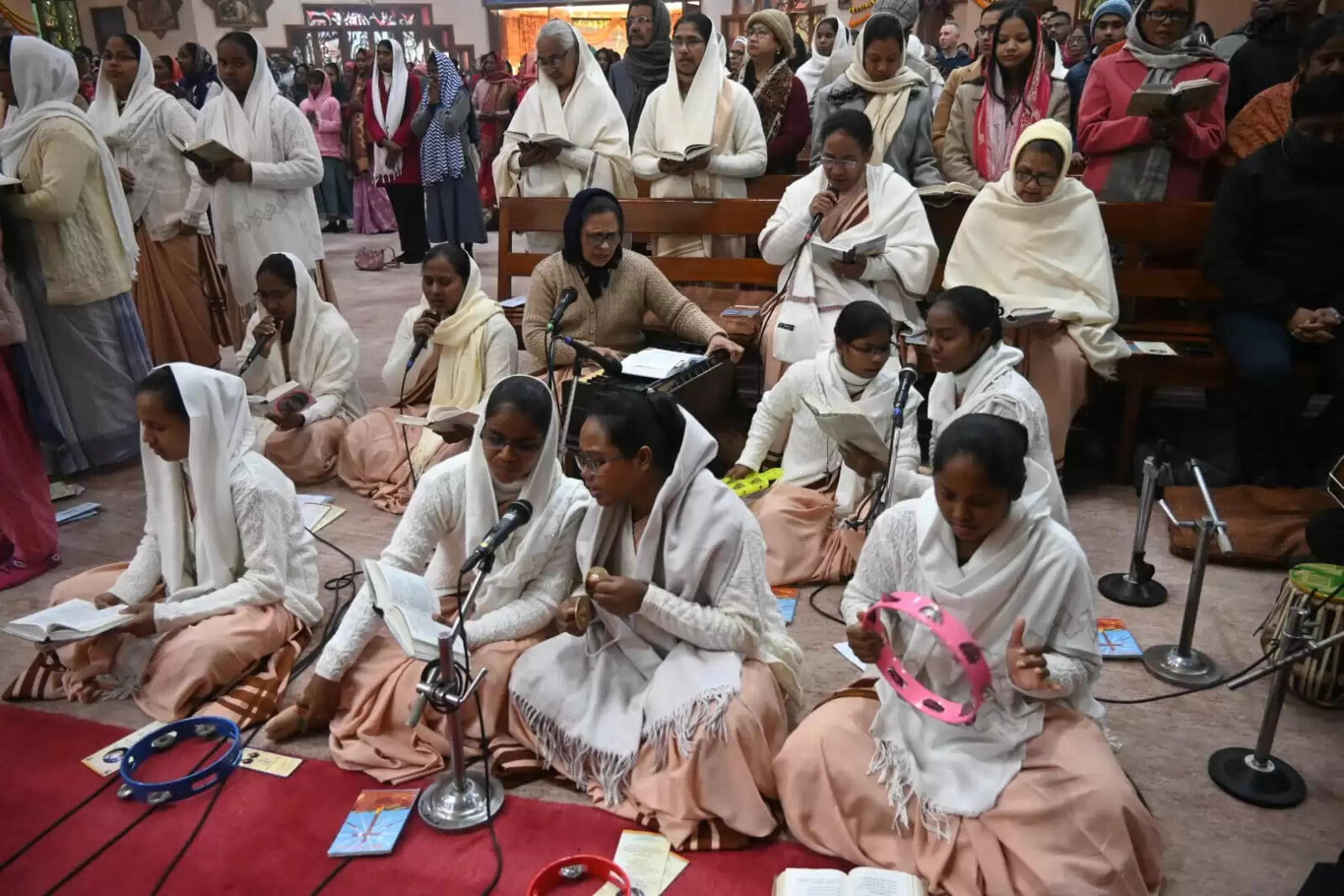 वाराणसी : उल्लासपूर्ण माहौल में मसीही समुदाय मना रहा महापर्व क्रिसमस,चहुंओर खुशियां बिखरी