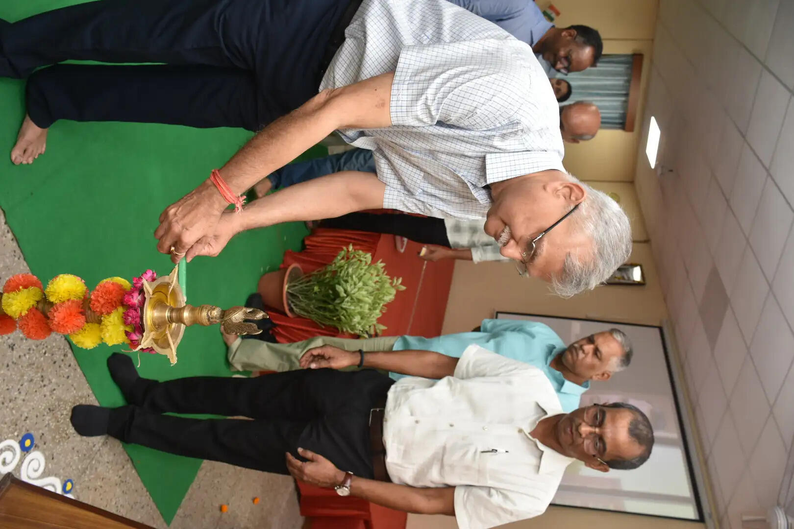 अंतर्राष्ट्रीय योग दिवस पर बीएचयू केन्द्रीय पुस्तकालय में पुस्तक प्रदर्शनी का शुभारम्भ
