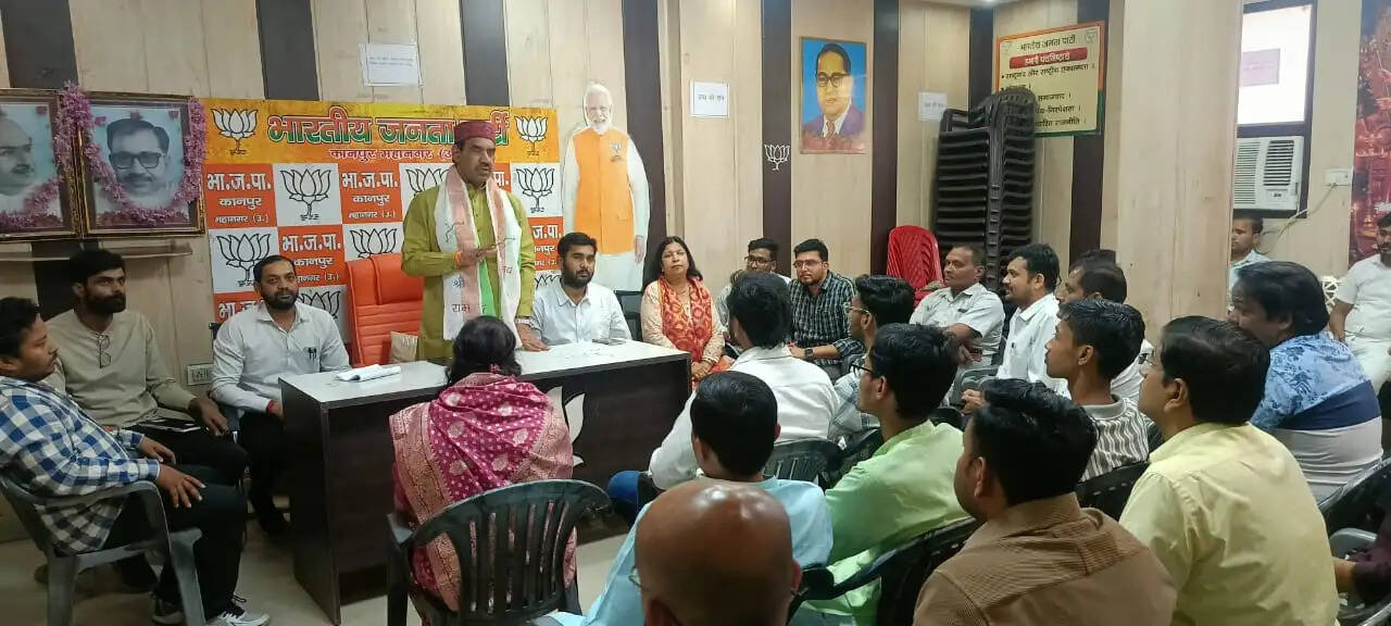 सोशल मीडिया पार्टी का प्रतिबिंब, छोटी गलती भी भारी पड़ सकती है : अनिल दीक्षित