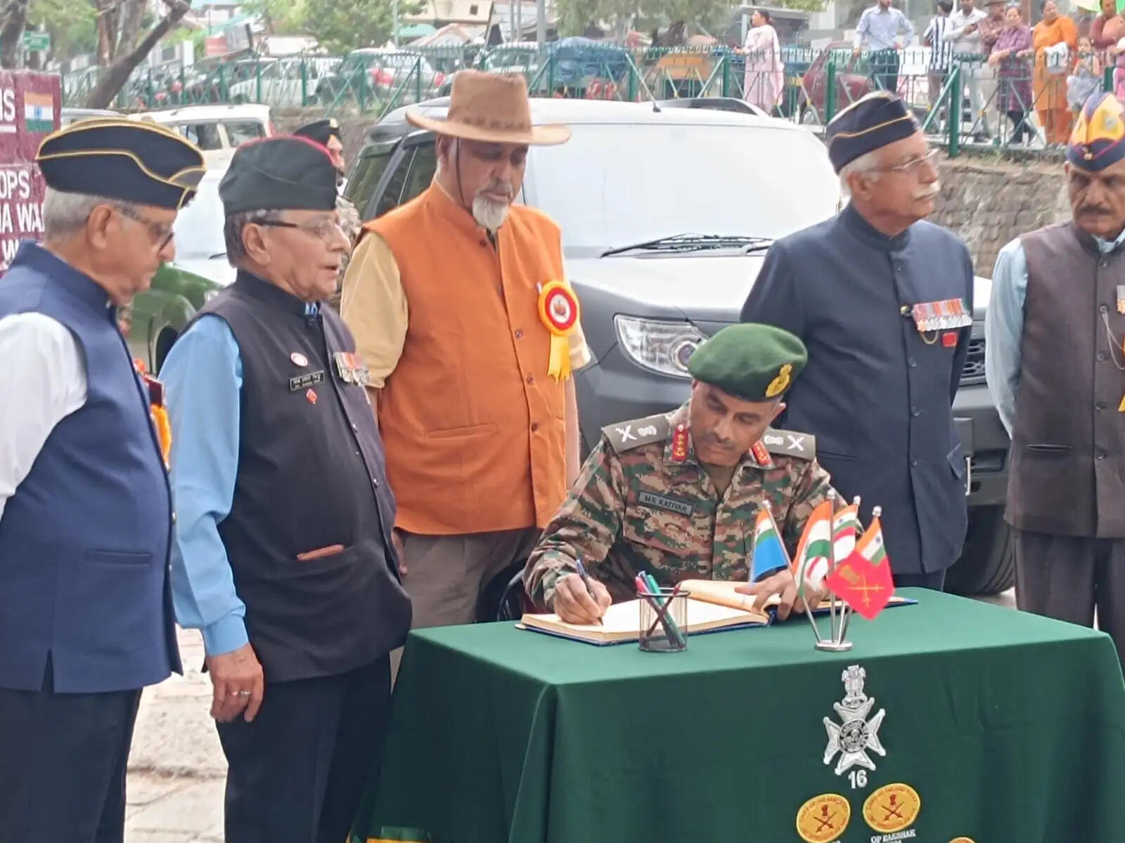 लेफ्टिनेंट जनरल एम.के. कटियार ने धर्मशाला स्टेट वॉर मेमोरियल का किया दौरा