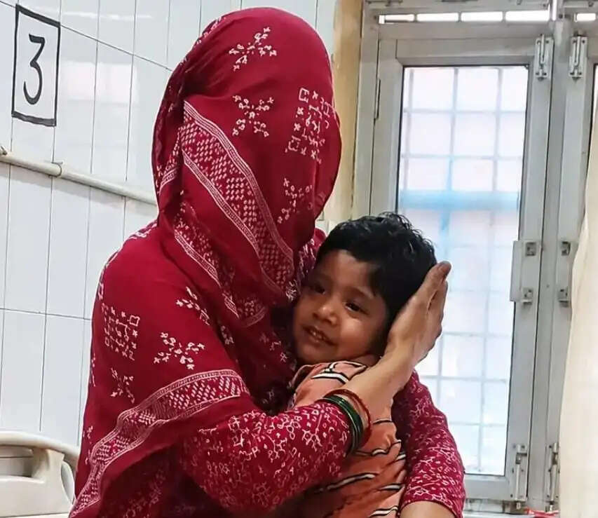 कुत्ते के हमले में बालिका घायल