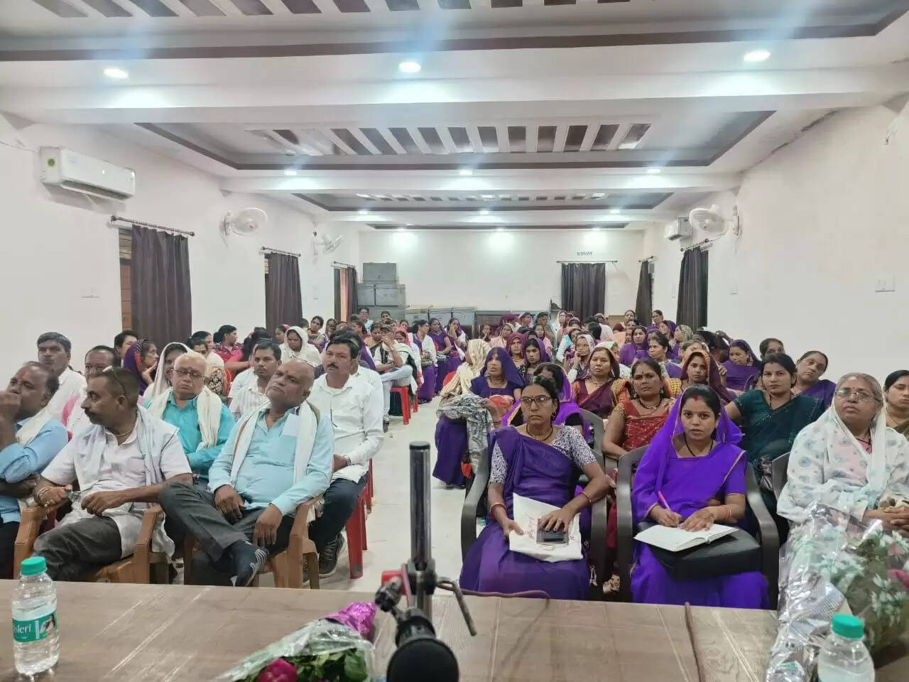 दमोहः ग्राम-ग्राम तक शासन की जनकल्याणकारी योजनाओं का लाभ पहुंचाने का संकल्प और प्रशिक्षण