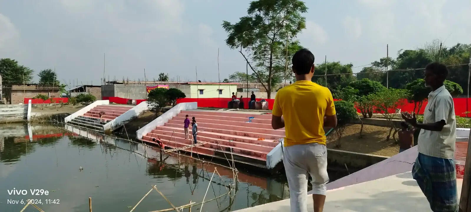 अर्घ्य के लिए छठ घाट सज धज कर तैयार