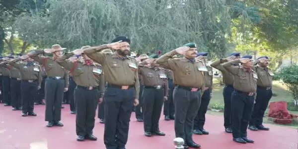 विजय दिवस पर बलिदानी सैनिकों को श्रद्धांजलि अर्पित की