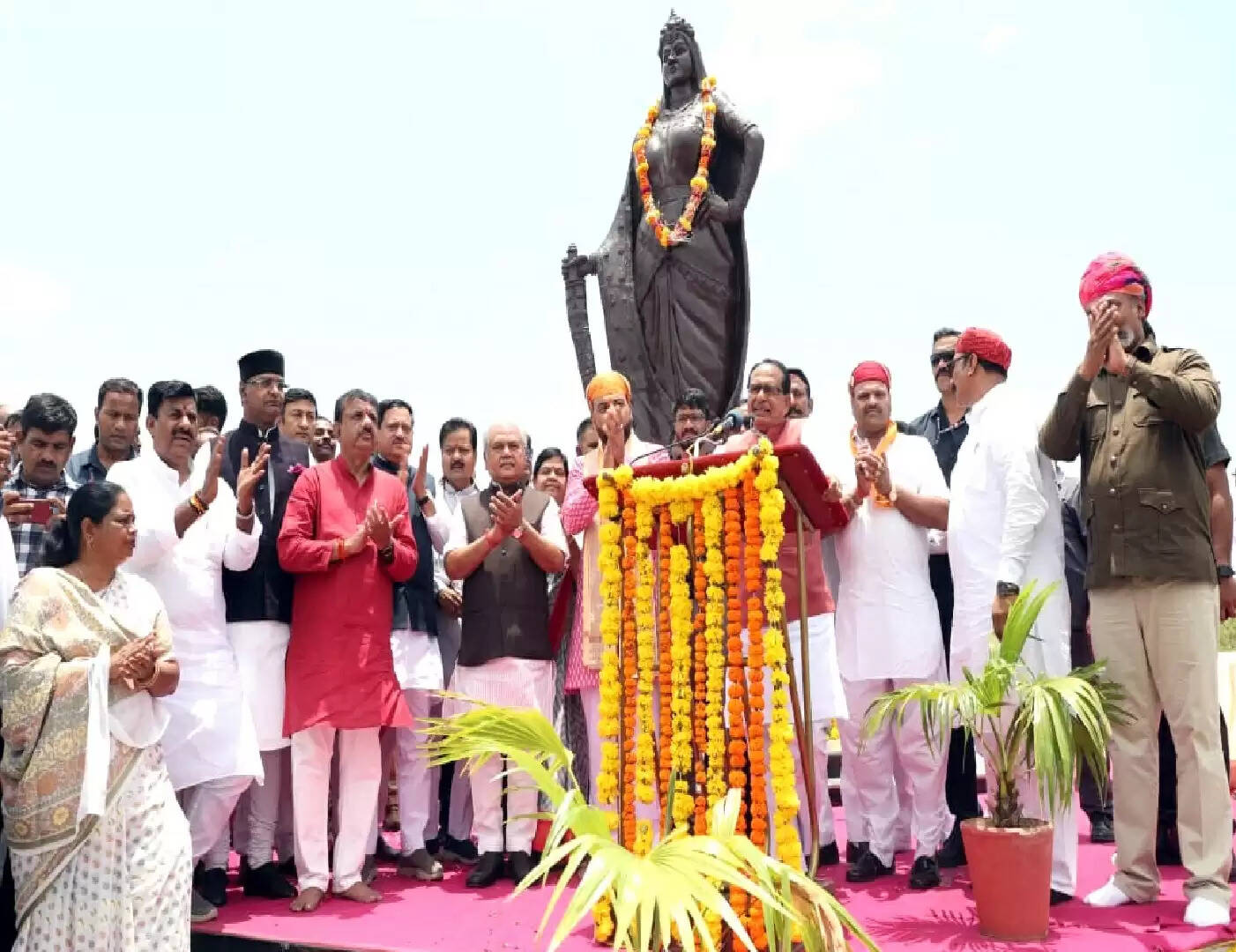 शौर्य और पराक्रम की गाथा रानी पद्मिनी-पद्मावती की विशालकाय भव्य प्रतिमा का अनावरण