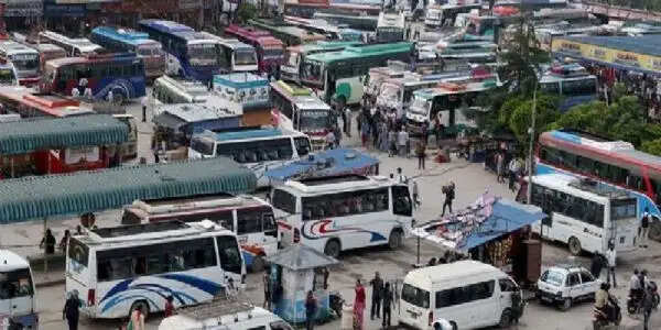 संसदीय मतदान में हिस्सा लेने के लिए ८ लाख से अधिक लोग काठमांडू से बाहर गए, राजधानी की सड़कें हुईं सूनी