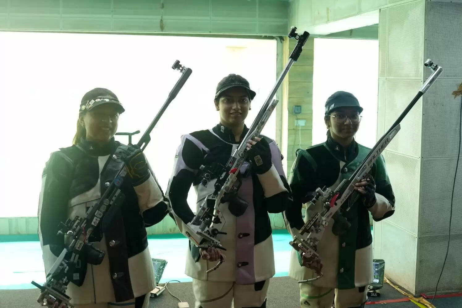 जीएनडीयू शूटर आशी चौकसे ने टीम की साथी सिफ्ट कौर को हराकर लगातार चौथा केआईयूजी गोल्ड जीता