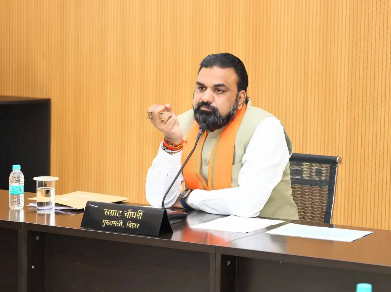 सामाजिक सुरक्षा योजनाओं में देरी बर्दाश्त नहीं, हर माह 10 तारीख तक पेंशन भुगतान सुनिश्चित करें : मुख्यमंत्री