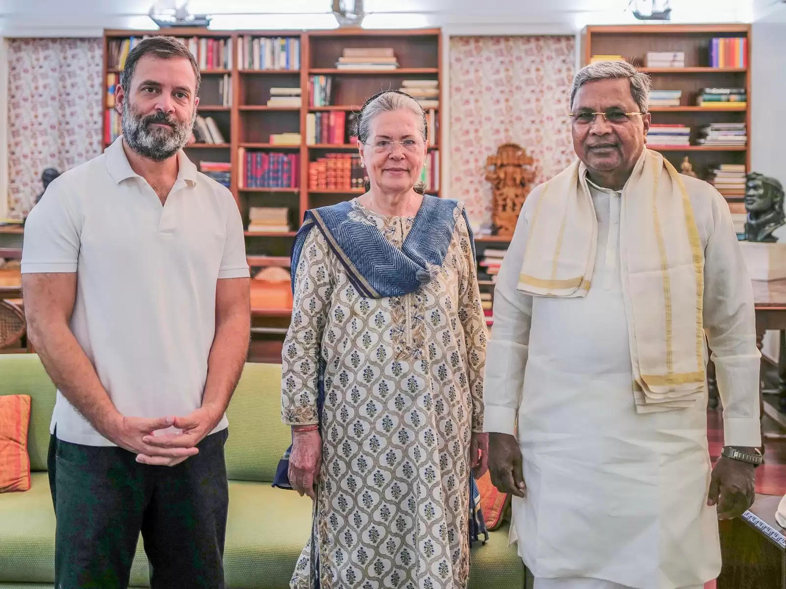 सिद्धारमैया ने की सोनिया गांधी से मुलाकात