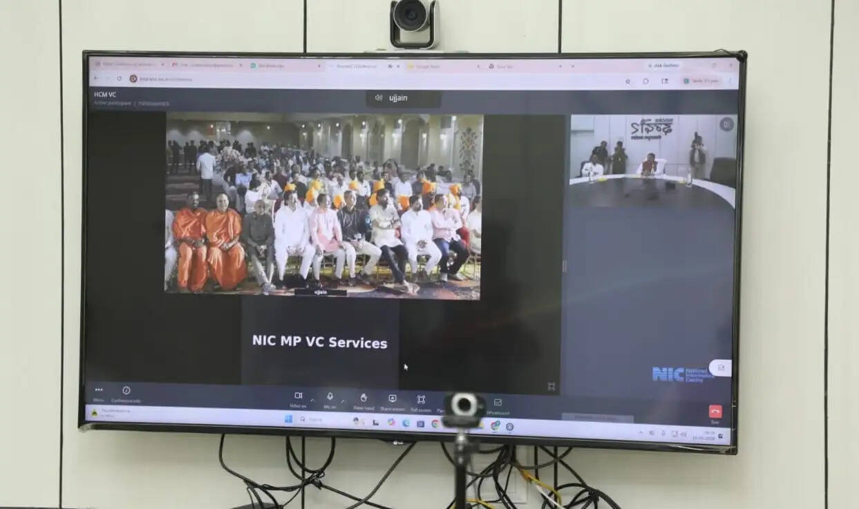 मप्रः विपरीत परिस्थितियों में भी शिक्षा की अलख जगाने वाले 31 शिक्षकों का हुआ सम्मान