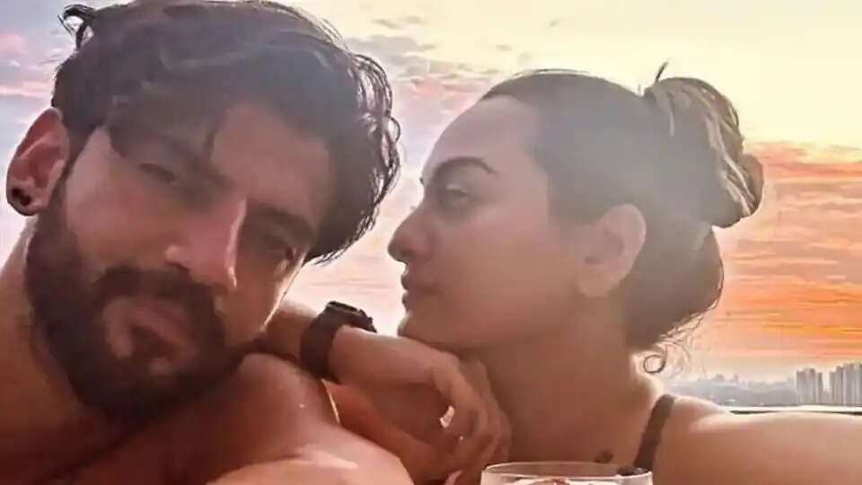 नए&nbsp;साल&nbsp;का&nbsp;जश्न&nbsp;मनाने&nbsp;विदेश&nbsp;गए&nbsp;जहीर और&nbsp;एक्ट्रेस सोनाक्षी सिन्हा