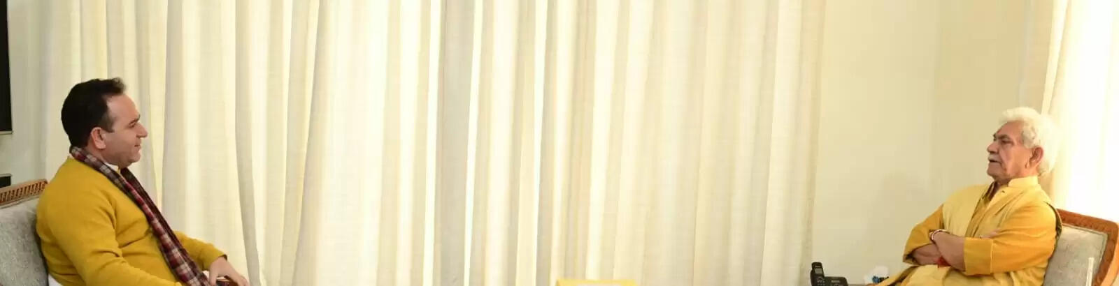 सुनील शर्मा ने एलजी मनोज सिन्हा से मुलाकात की, उम्मीदवारों की आयु में छूट की प्रमुख मांग उठाई