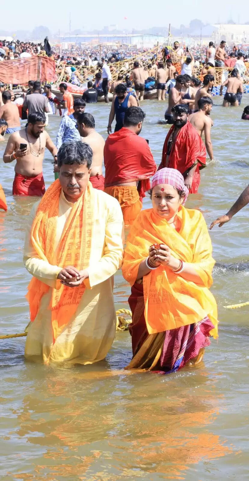 महाकुम्भ :&nbsp; त्रिपुरा के मुख्यमंत्री ने परिवार सहित संगम में किया पवित्र स्नान