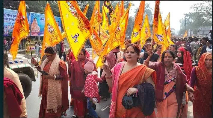 श्रीराम दीपोत्सव आमंत्रण यात्रा में काफी संख्या में शामिल हुए भक्त