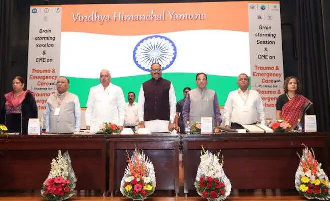 उत्तर प्रदेश में इमरजेंसी सेवाओं के लिए विकसित होंगे अतिरिक्त पांच हजार बेड