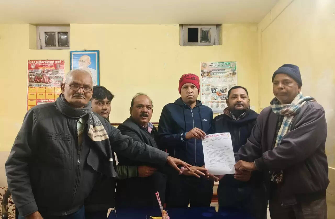 नागरिक संघर्ष समिति ने रेलवे समस्या और निदान को लेकर सौंपा ज्ञापन