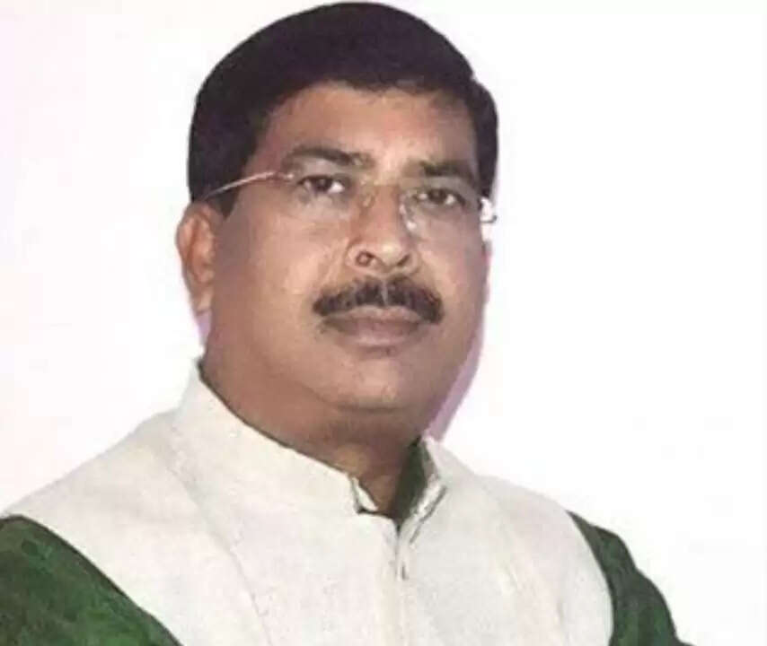 मंदिर के जीर्णोद्धार के दौरान हुए पथराव में प्रशासन मूकदर्शक बना रहा : आदित्य साहू