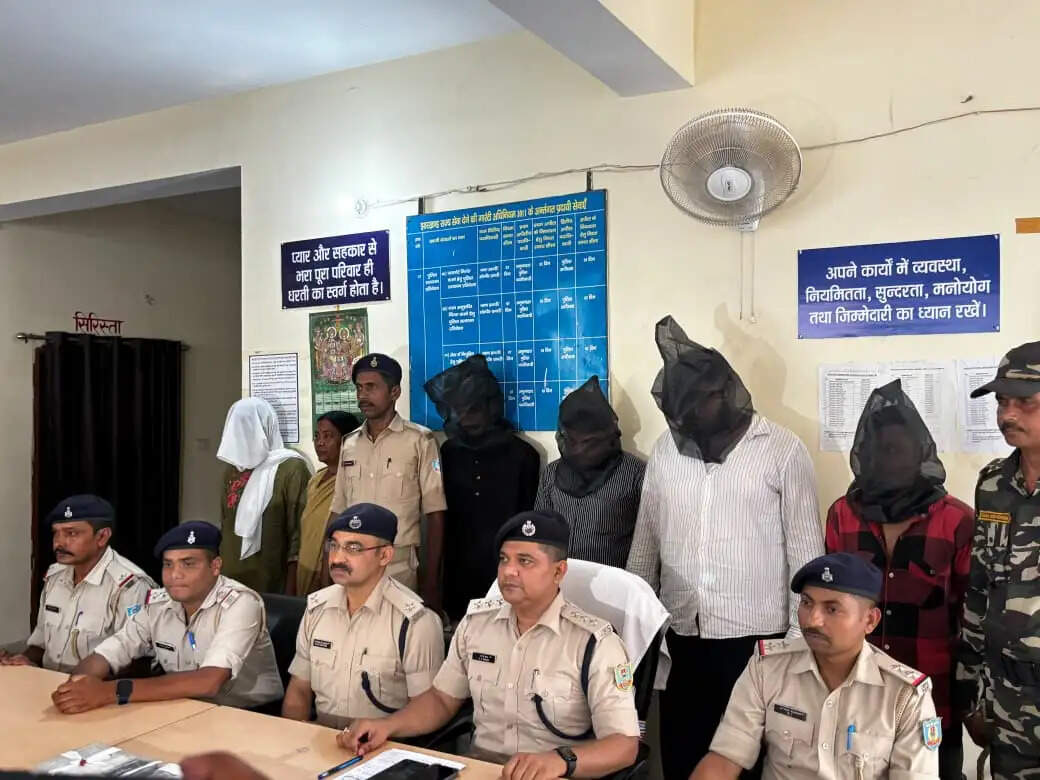 चोरी का खुलासा, युवती सहित चार गिरफ्तार