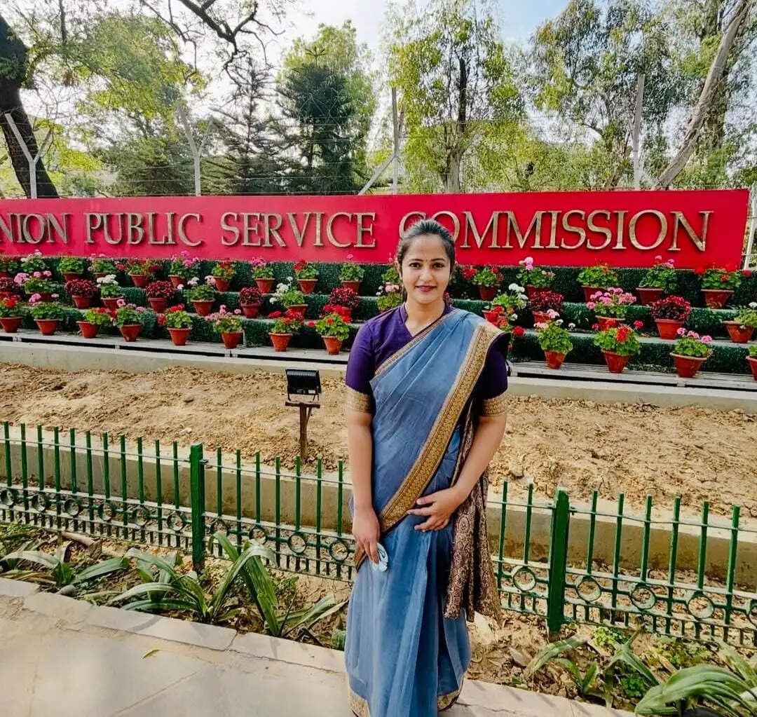 बिहार के औरंगाबाद की मोनिका श्रीवास्तव को सिविल सेवा परीक्षा में पूरे भारत में मिला 16वां स्थान