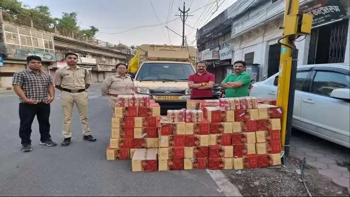 इंदौरः आबकारी विभाग की प्रभावी कार्यवाही, लाखों रुपये की अवैध शराब जब्त