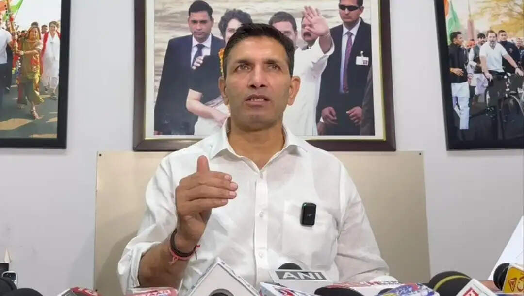 कांग्रेस का&nbsp;प्रदेश&nbsp;सरकार और केंद्र पर हमला,&nbsp;जीतू&nbsp;पटवारी&nbsp;बाेले- “मध्य प्रदेश में ‘किसान कल्याण’ नहीं, ‘किसान शोषण’ का दौर”